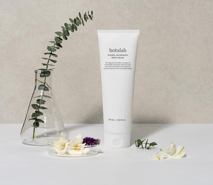 botalap body cream testápoló termék kép BOTALAB TESTÁPOLÓ Botalab Body Lotion Intenzív mélyhidratáló és feszesítő testápoló krém száraz bőrre Riman Lunarca.